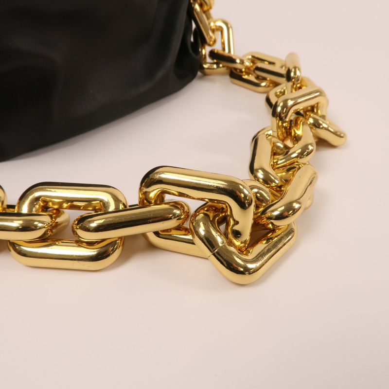 BOTTEGA VENETA 牛皮皮革The chain Pouch金扣鏈帶肩背袋-13