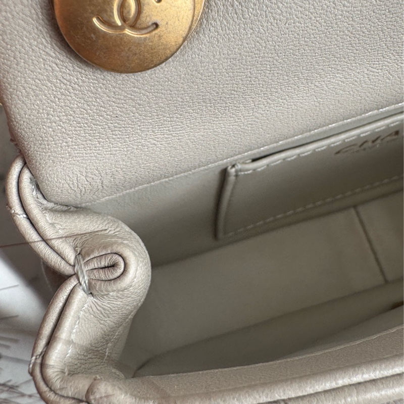 Chanel灰菱格金雙C小方珍珠鏈包-21