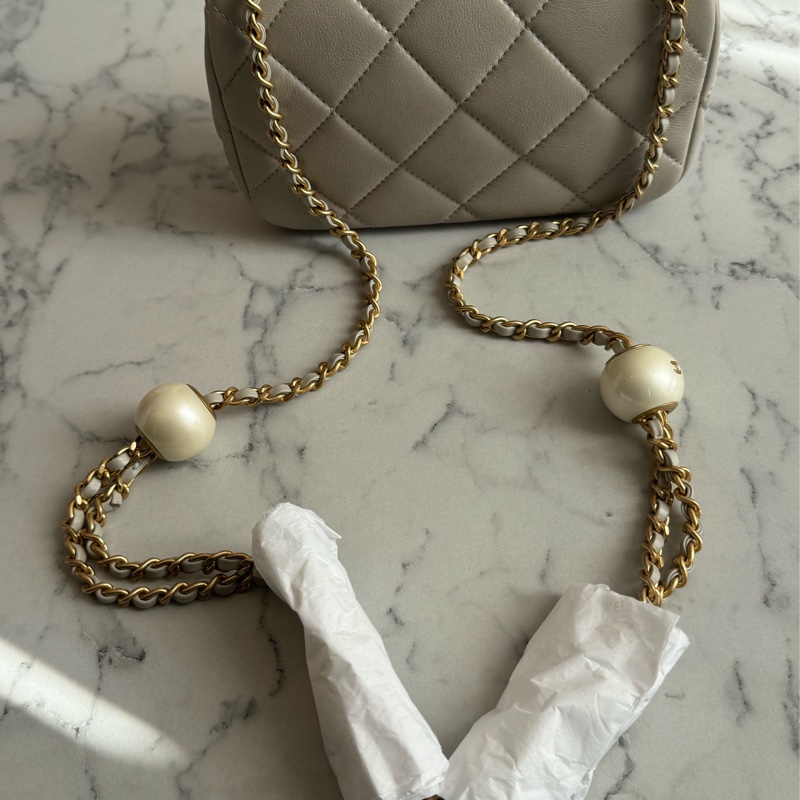 Chanel灰菱格金雙C小方珍珠鏈包-27