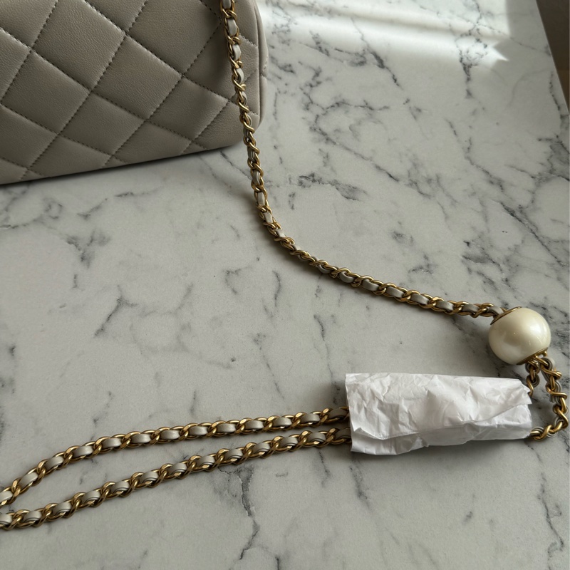 Chanel灰菱格金雙C小方珍珠鏈包-28