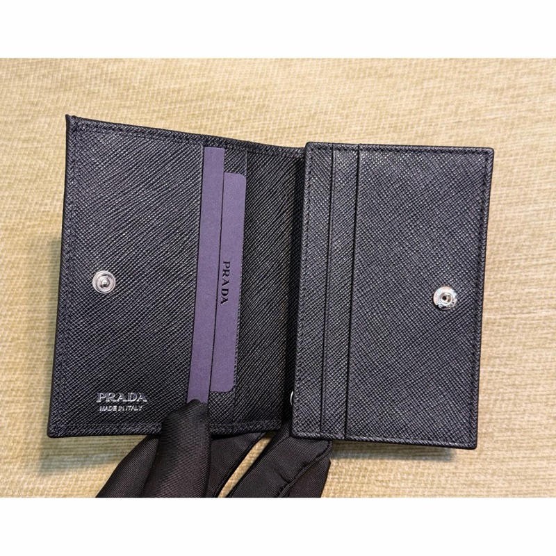 PRADA Saffiano皮革錢包-1
