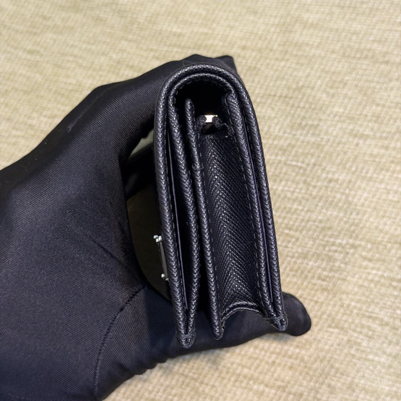 PRADA Saffiano皮革錢包-4