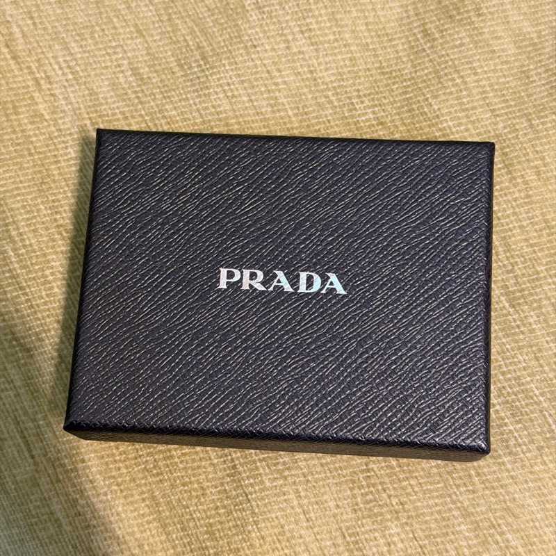 PRADA Saffiano皮革錢包-8