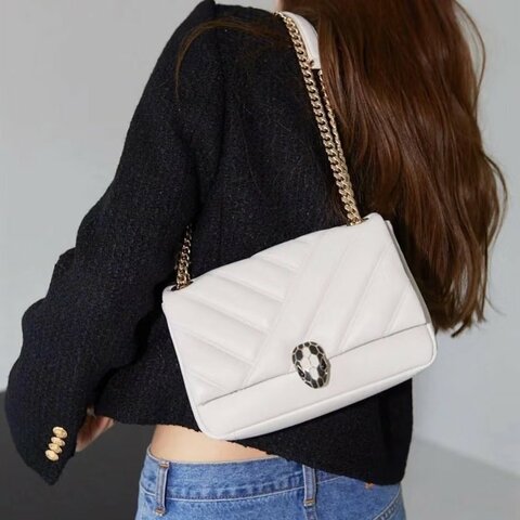 BVLGARI白色絎縫小牛皮Serpenti Cabochon蛇頭側背包287993