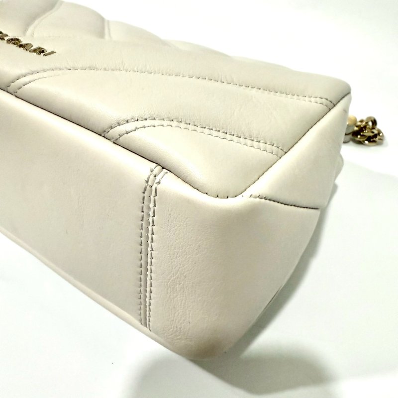 BVLGARI白色絎縫小牛皮Serpenti Cabochon蛇頭側背包287993-8