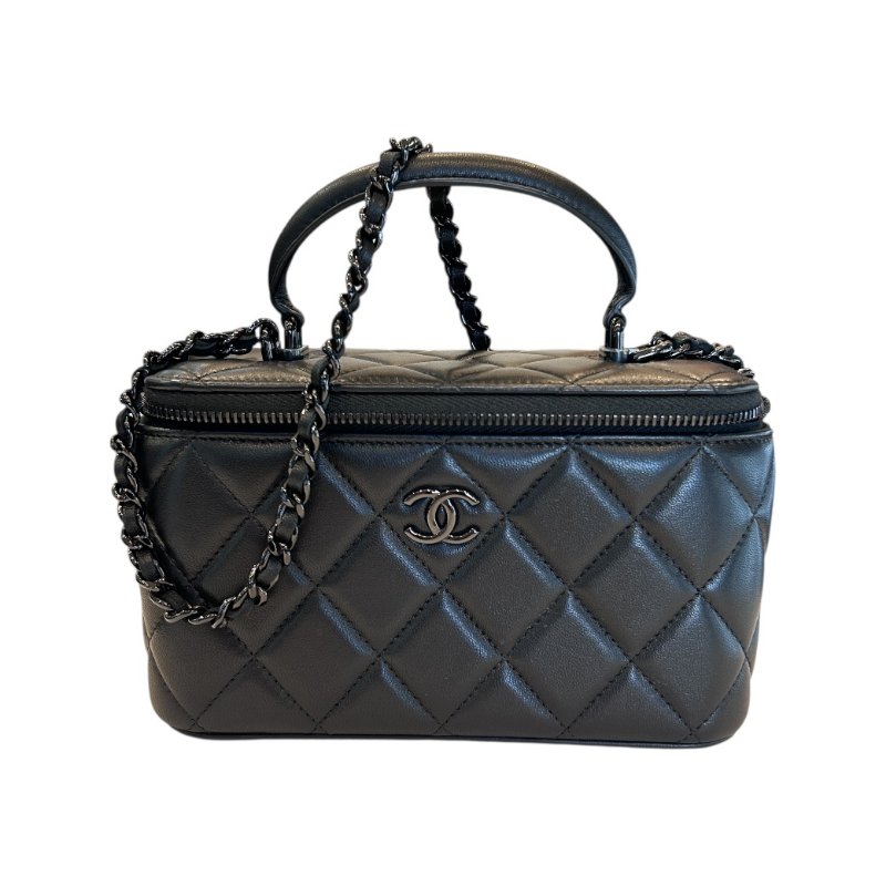 CHANEL黑色羊皮黑LOGO化妝兩用包-0