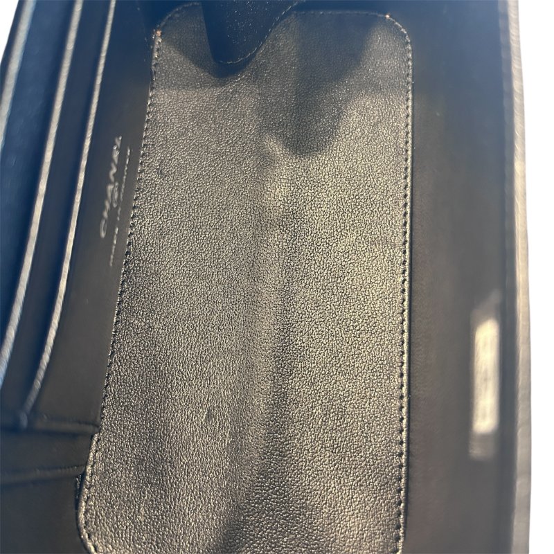 CHANEL黑色羊皮黑LOGO化妝兩用包-10