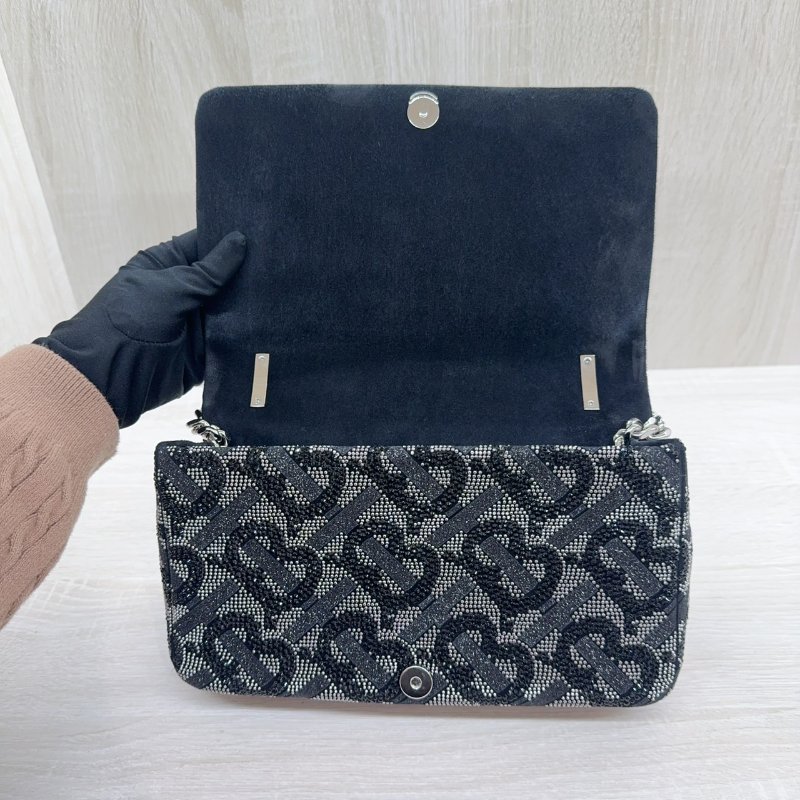 BURBERRY黑銀水鑽銀釦Lola鏈條肩側背包-10