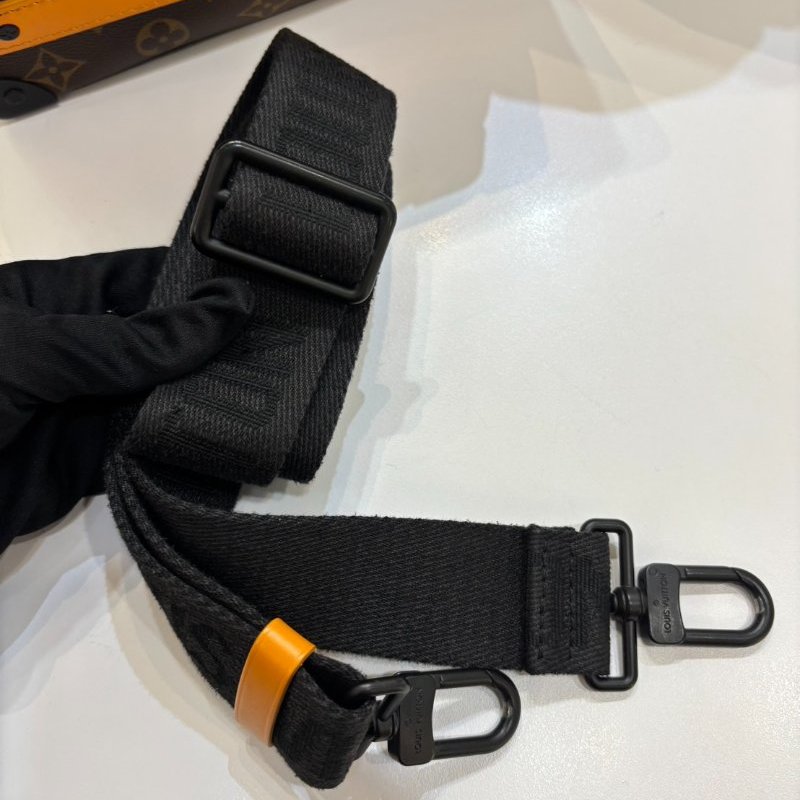 Louis Vuitton 牛皮黃邊雙條soft trunk-9