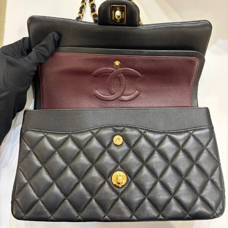 Chanel黑色金釦小羊皮CF25-7