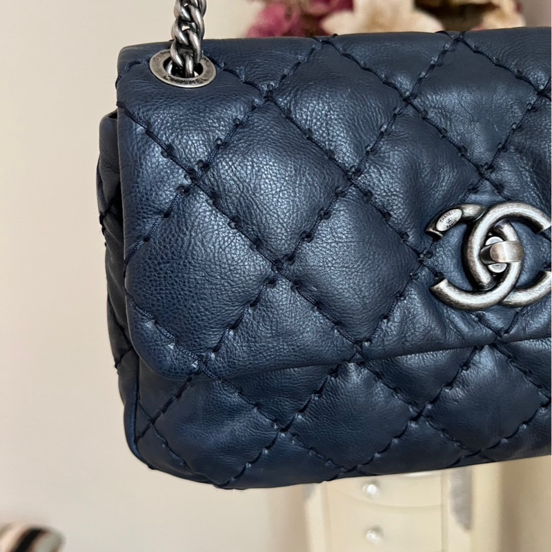 香奈兒深藍色肩背斜背包-6