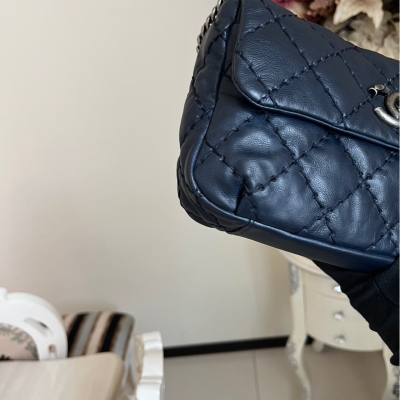 香奈兒深藍色肩背斜背包-16