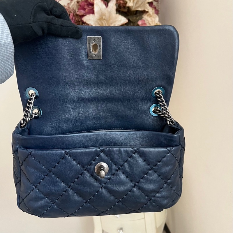 香奈兒深藍色肩背斜背包-17