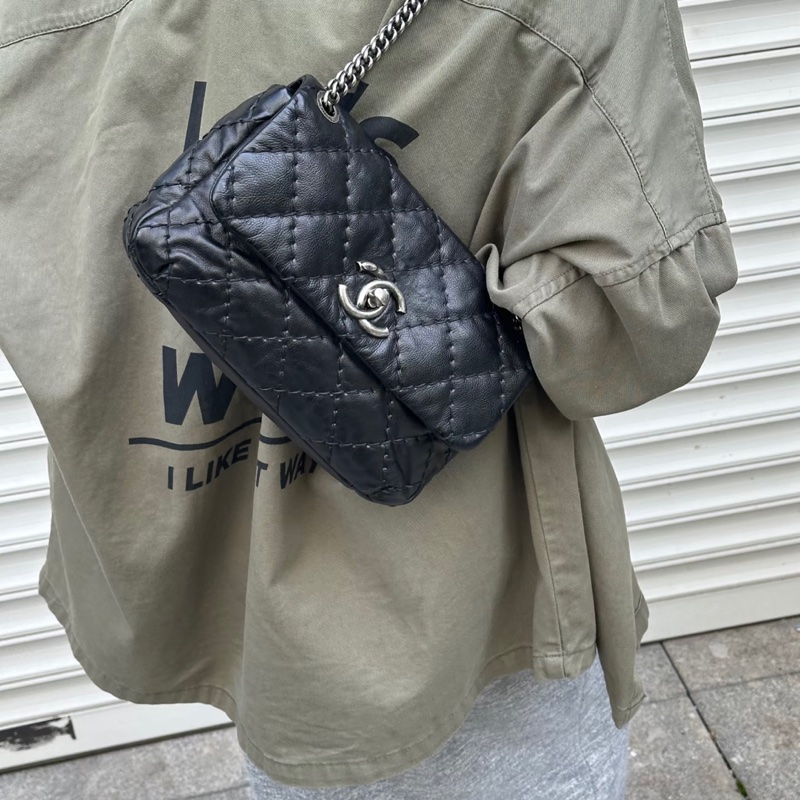 香奈兒深藍色肩背斜背包-26