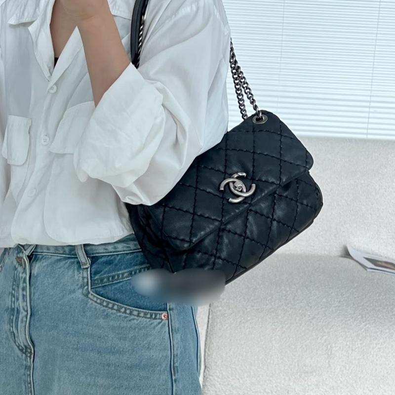 香奈兒深藍色肩背斜背包-28