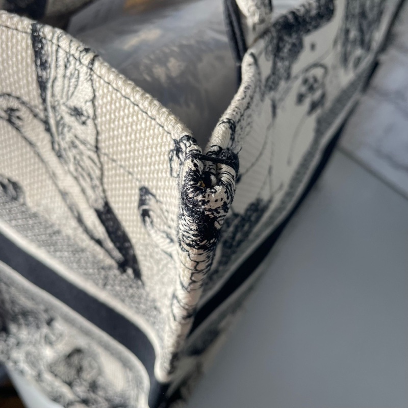 Dior book tote 星座刺繡系列(中號)-8
