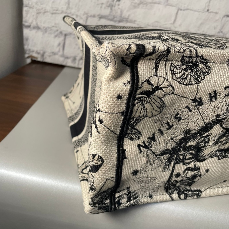 Dior book tote 星座刺繡系列(中號)-9