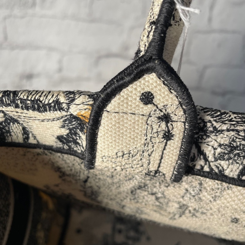 Dior book tote 星座刺繡系列(中號)-14