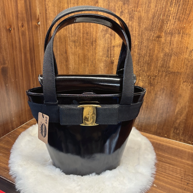 Salvatore Ferragamo 黑色手提包-0