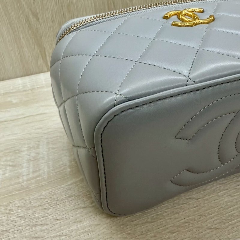 CHANEL灰色羊皮金色調節扣長盒子-8