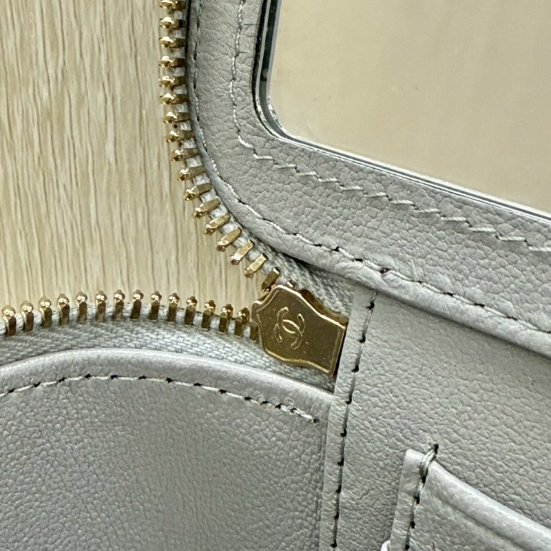 CHANEL灰色羊皮金色調節扣長盒子-15