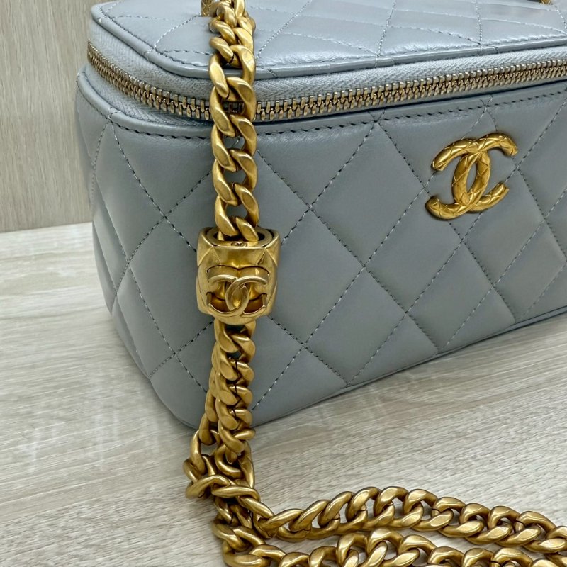CHANEL灰色羊皮金色調節扣長盒子-16