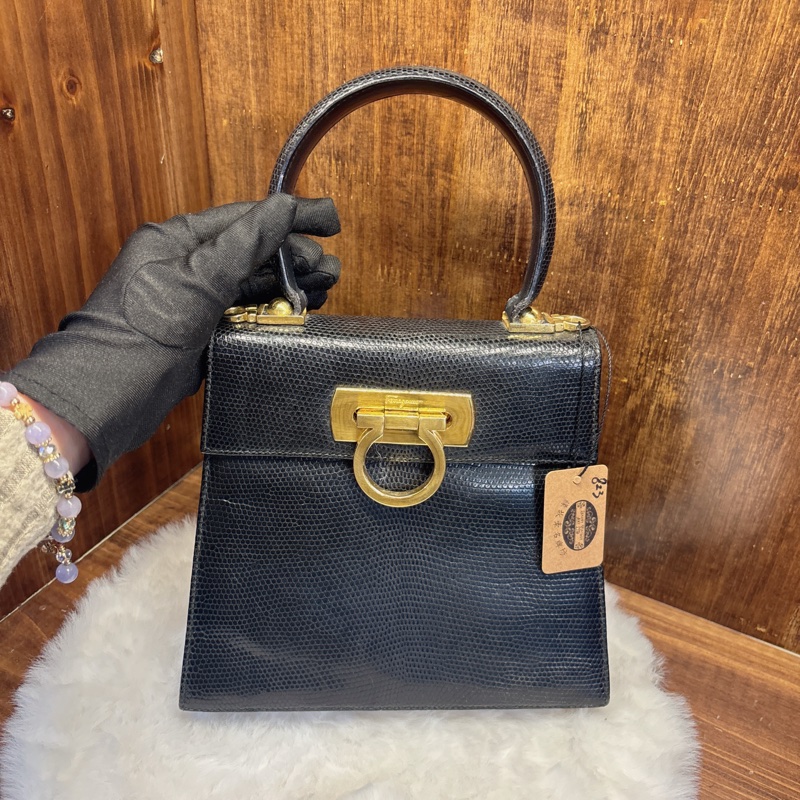 Salvatore Ferragamo 黑色手提包-0