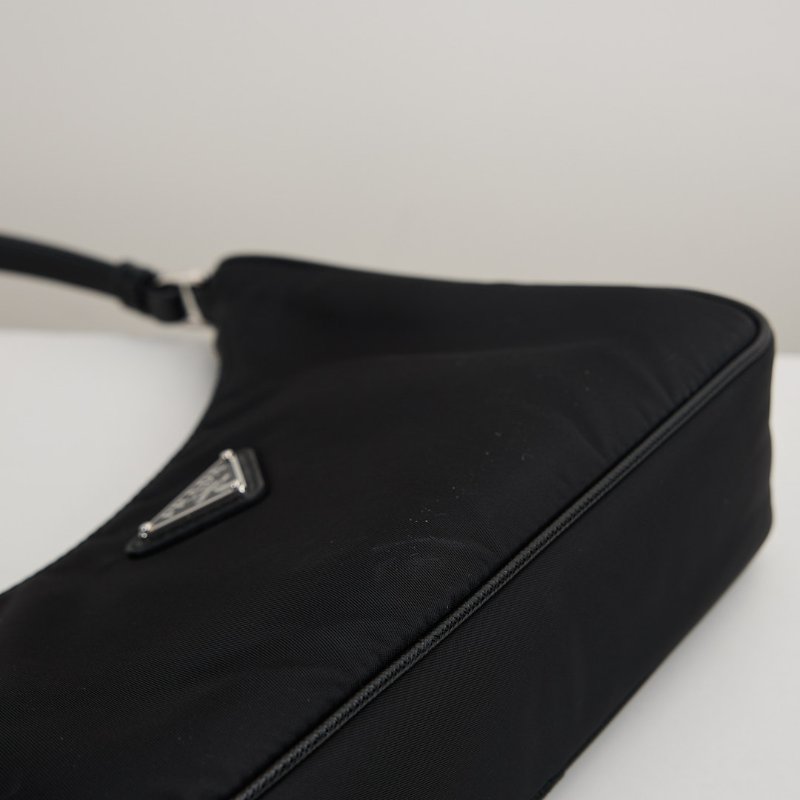 Prada hobo 2005 新款腋下包/黑銀-4