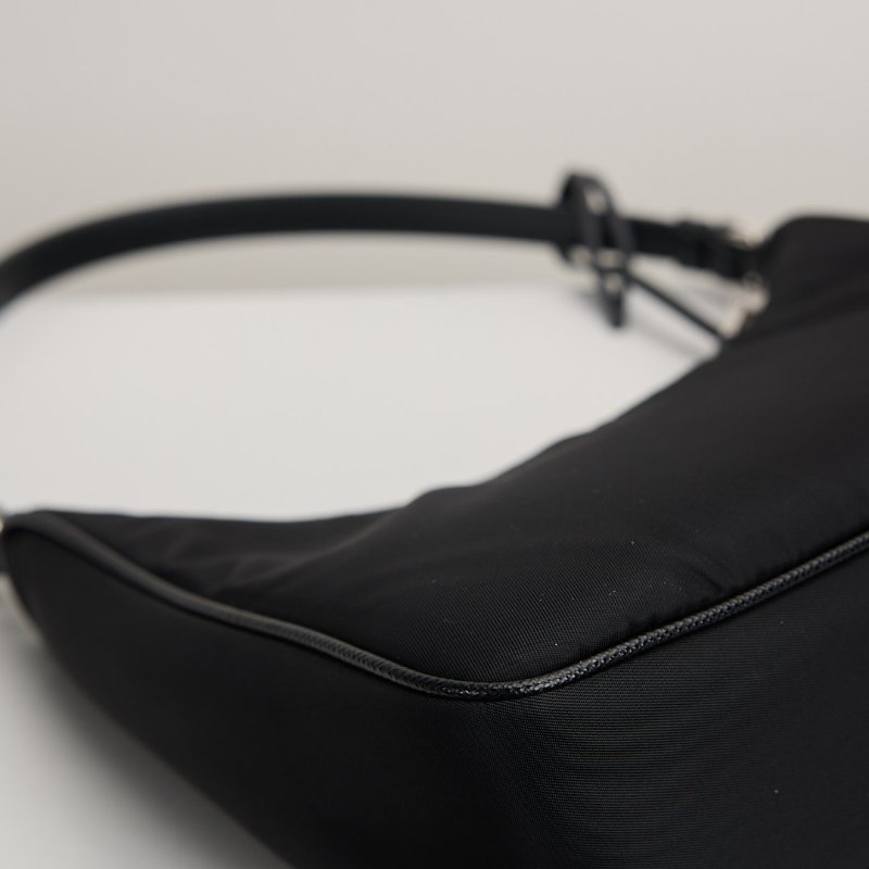 Prada hobo 2005 新款腋下包/黑銀-8