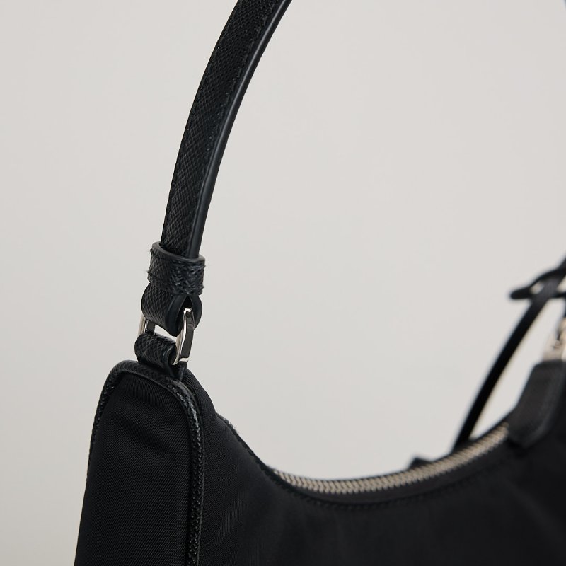 Prada hobo 2005 新款腋下包/黑銀-9