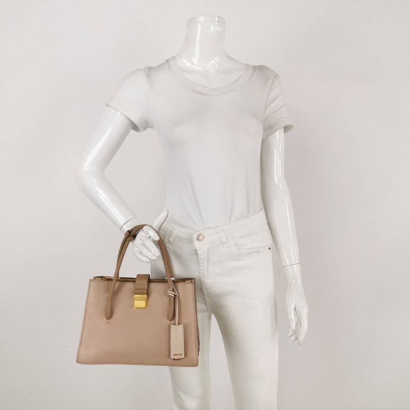 Miu Miu Madras羊皮拼色字母Logo手提包-1