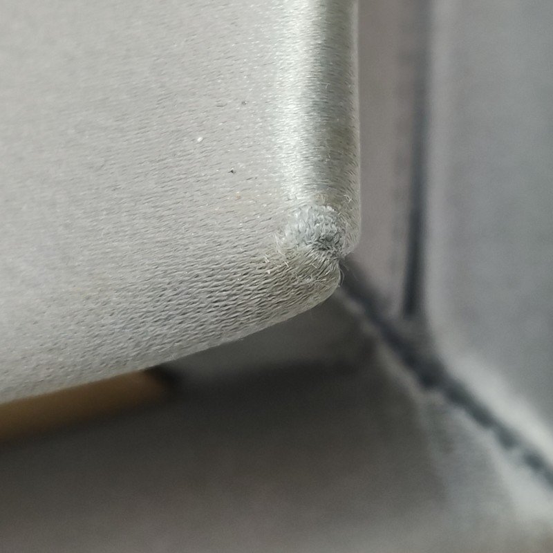 Miu Miu緞面純色字母Logo斜挎包單肩包-14