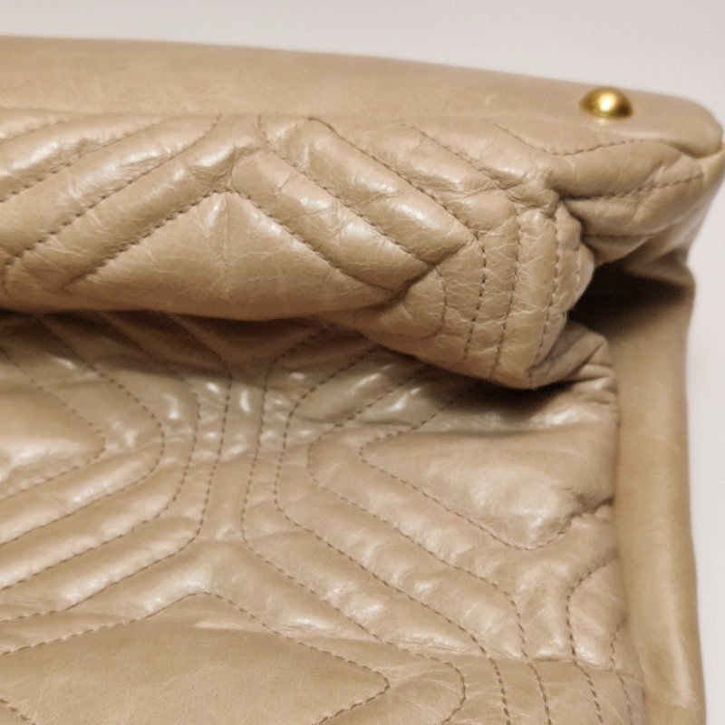 Miu Miu油蠟皮純色絎縫字母logo手提包-18