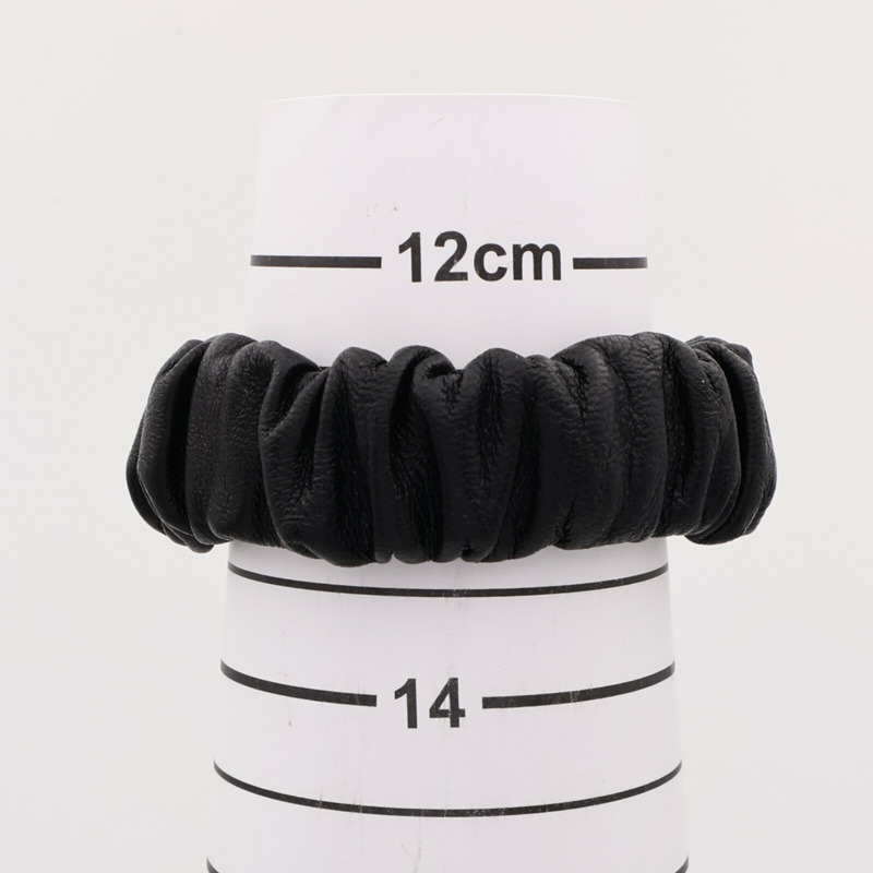 CHANEL 羊皮皮革Hair Band金扣髮帶-6