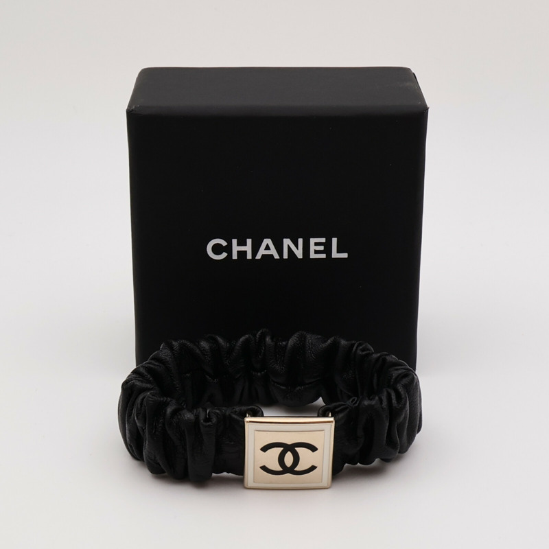CHANEL 羊皮皮革Hair Band金扣髮帶-8