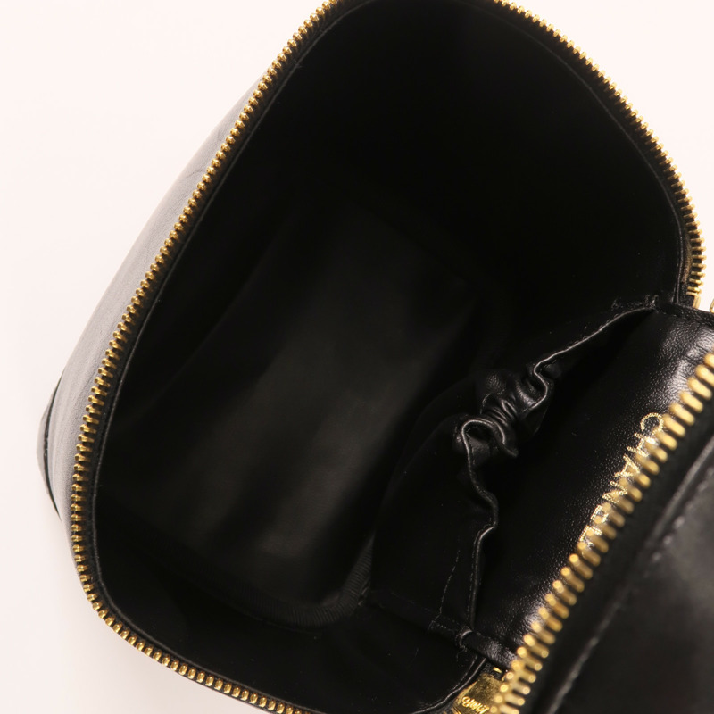 CHANEL 羊皮皮革Vintage Vanity Case金扣手挽袋-11
