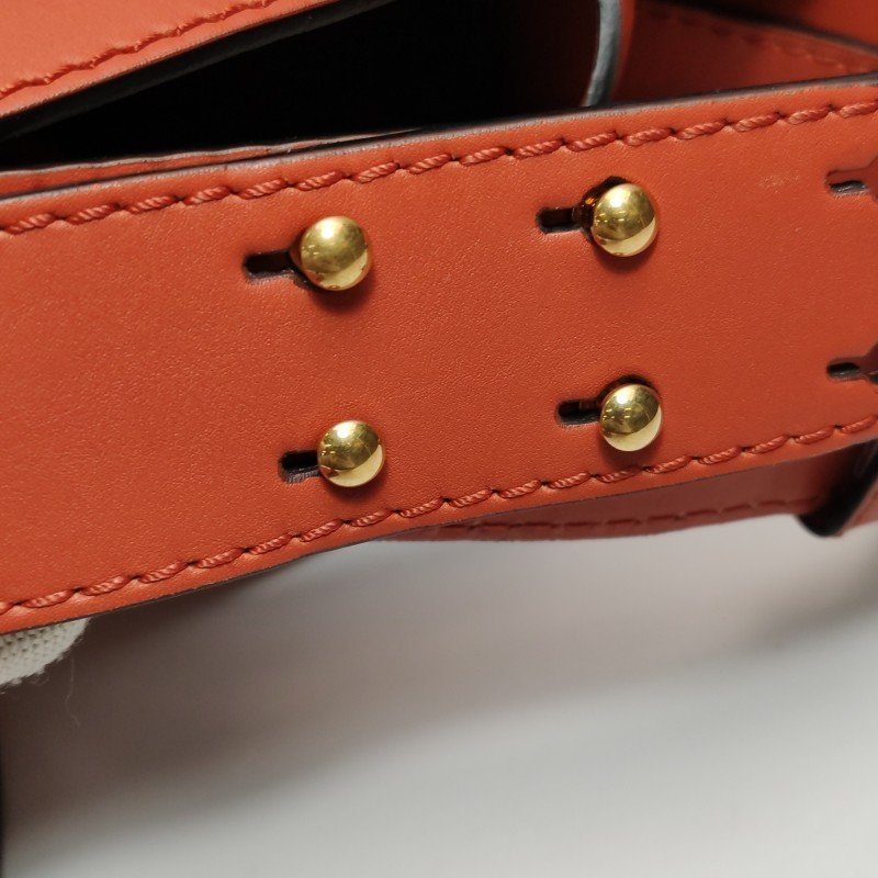 Burberry牛皮純色字母logo子母包單肩包-12