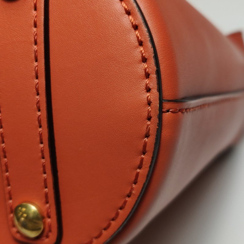 Burberry牛皮純色字母logo子母包單肩包-20