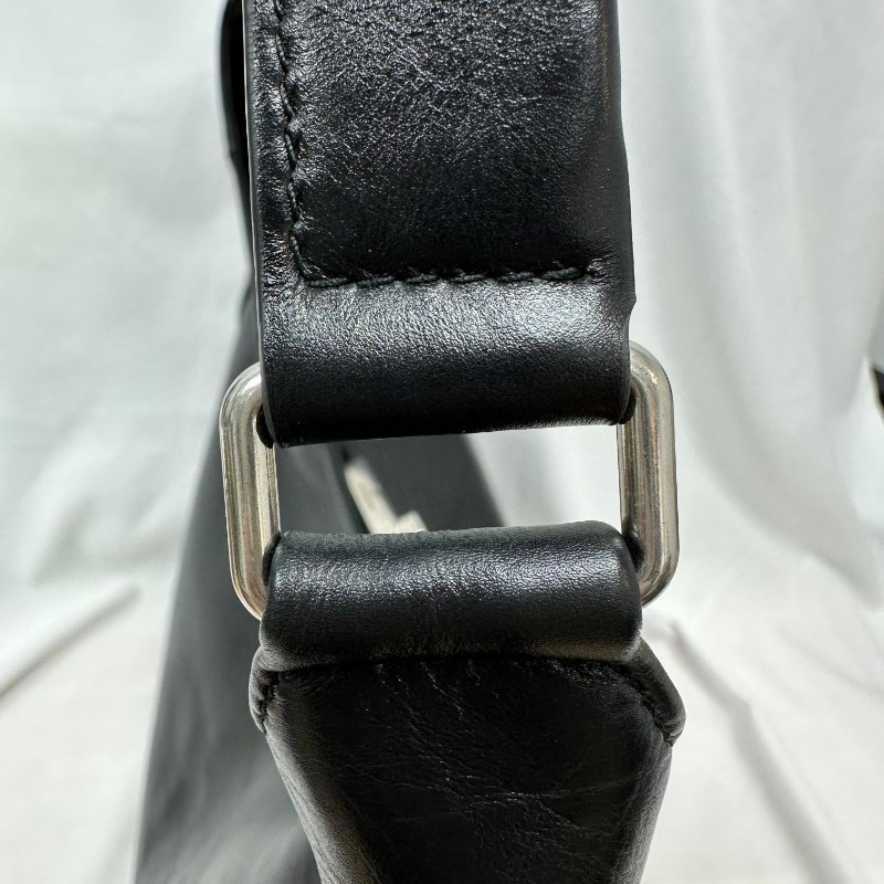 現貨 全新專櫃品 BALENCIAGA BB hobo-14