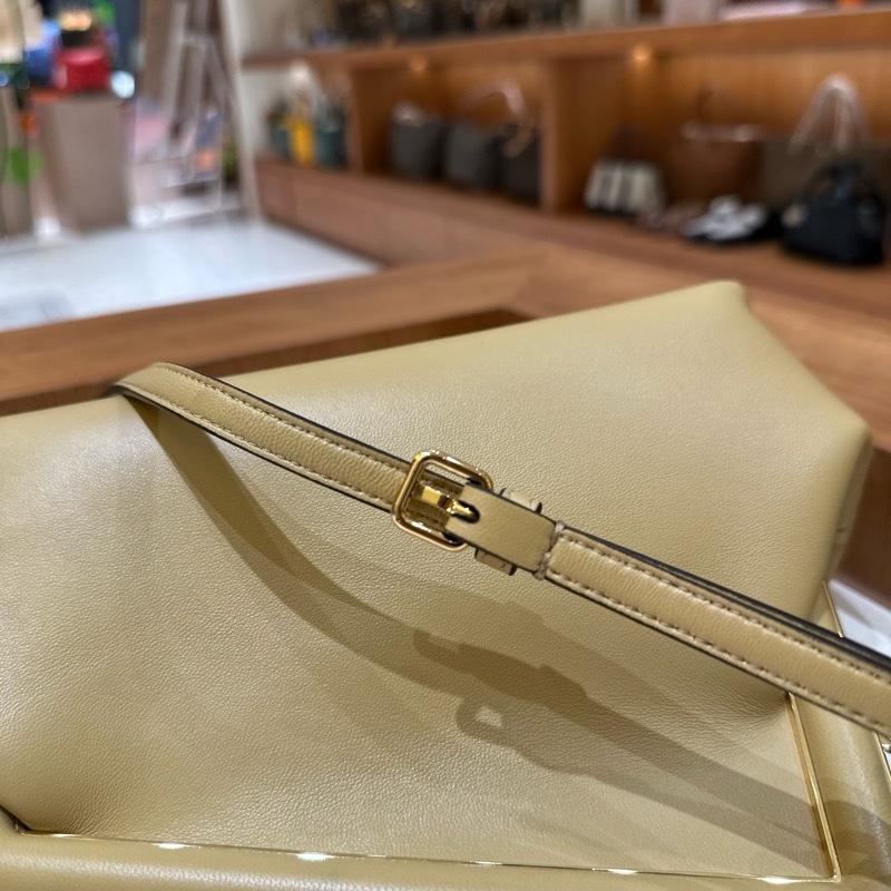 FENDI First 手拿單肩鏈條包 小號-11