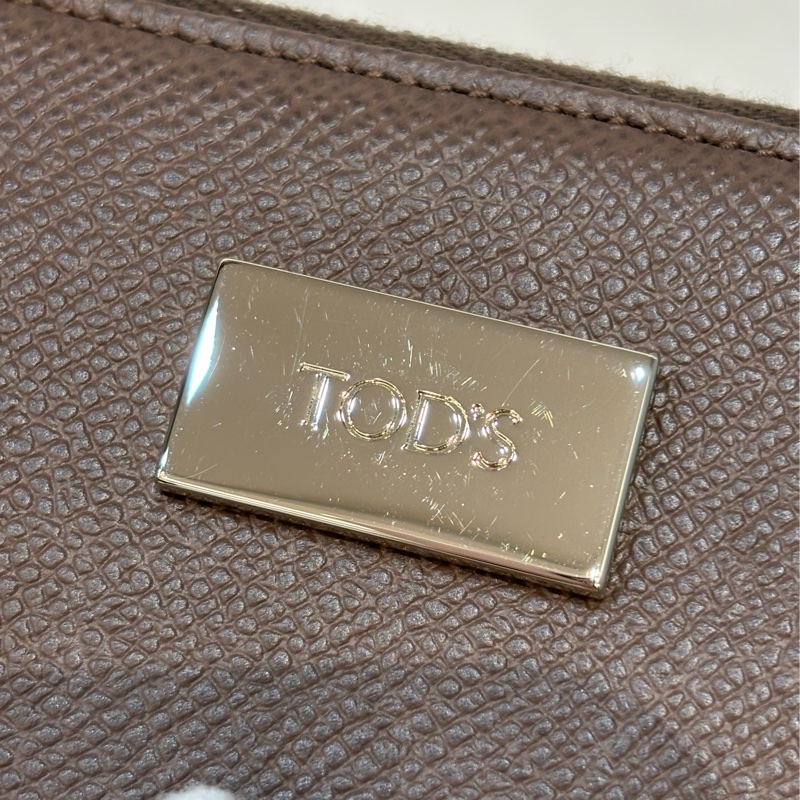 Tods 摩卡色 灰色 EPSOM 牛皮 金牌 拉鍊 長夾 皮夾 錢包 發財包-7