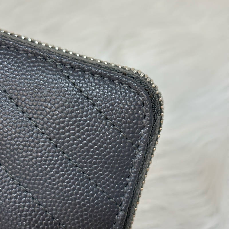 YSL 358094 LOGO 大象灰荔枝皮 銀釦 發財包拉鍊夾信用卡零錢包長夾皮夾發財包-14