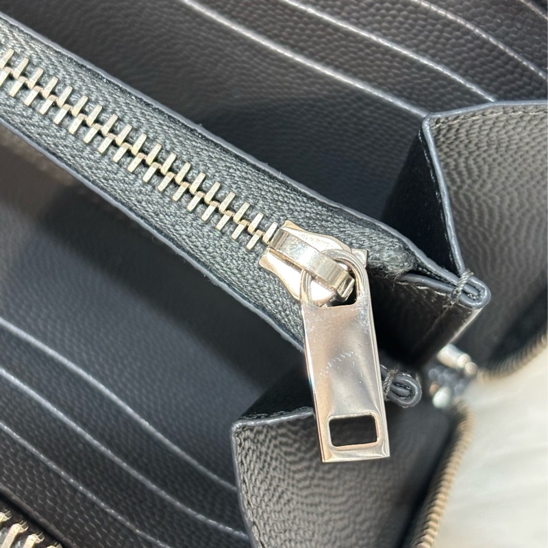 YSL 358094 LOGO 大象灰荔枝皮 銀釦 發財包拉鍊夾信用卡零錢包長夾皮夾發財包-22