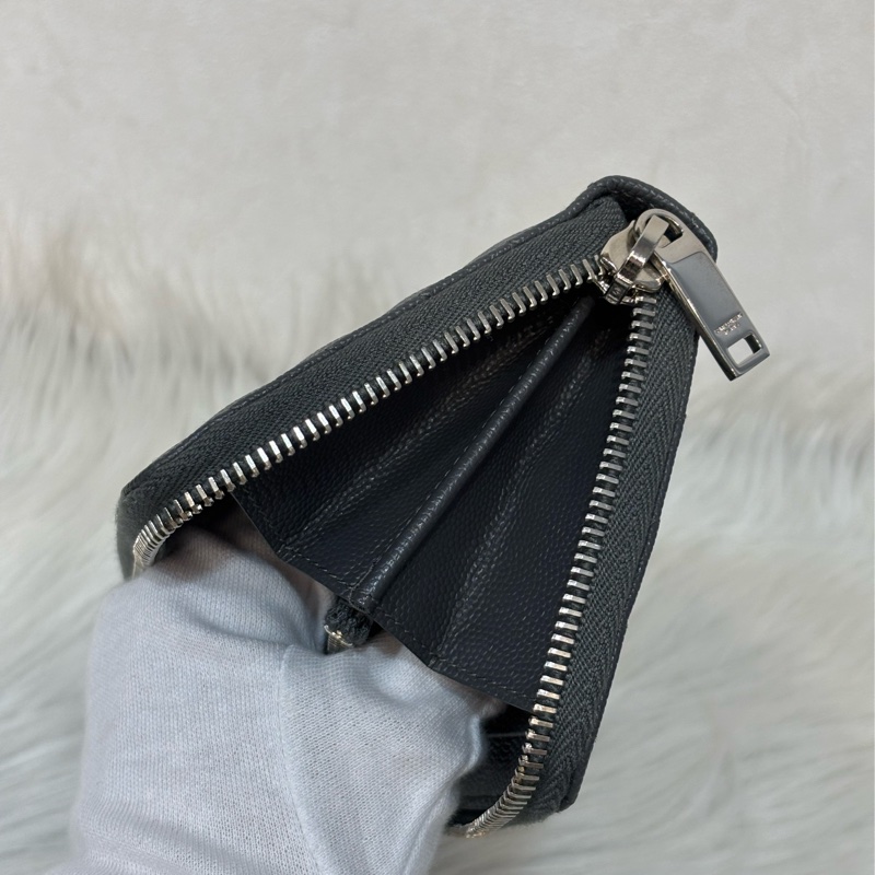 YSL 358094 LOGO 大象灰荔枝皮 銀釦 發財包拉鍊夾信用卡零錢包長夾皮夾發財包-25