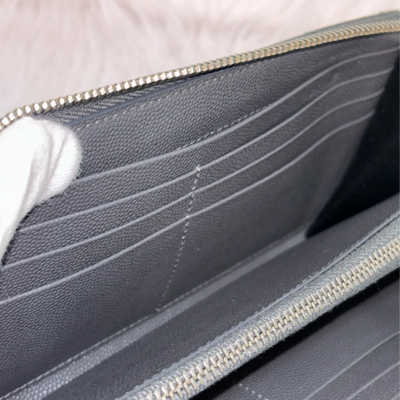 YSL 358094 LOGO 大象灰荔枝皮 銀釦 發財包拉鍊夾信用卡零錢包長夾皮夾發財包-32