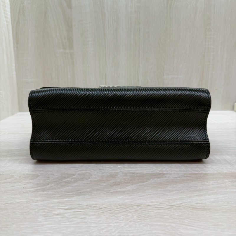 LV黑色EPI銀釦TWIST MM肩側背包M21113-7