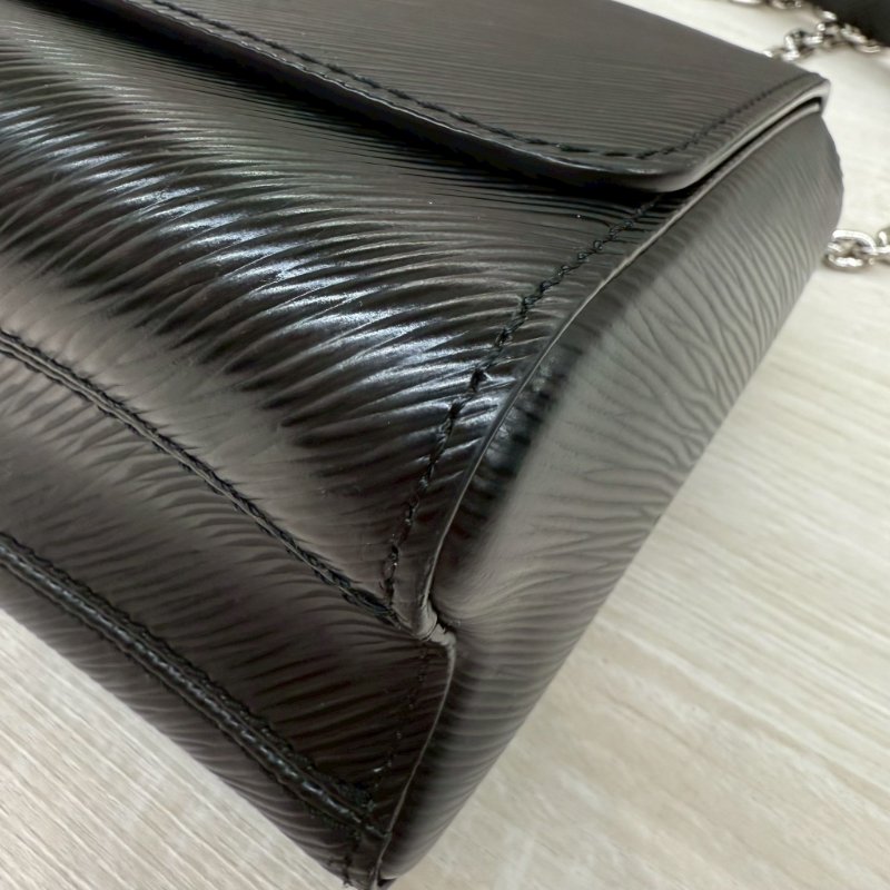 LV黑色EPI銀釦TWIST MM肩側背包M21113-8