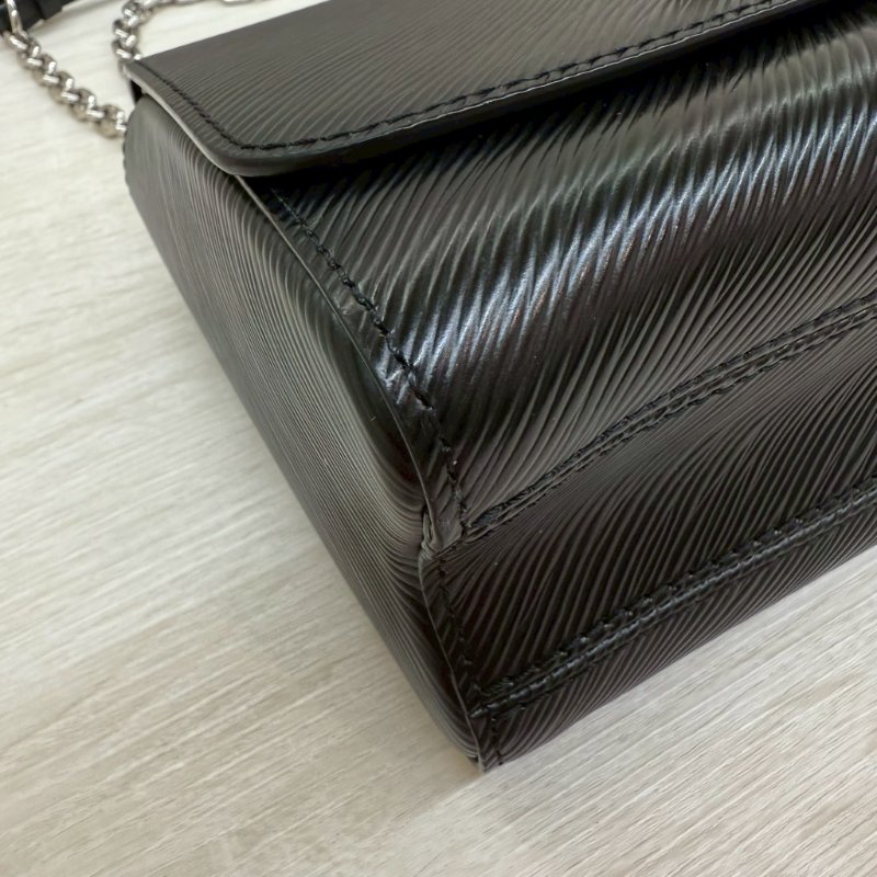 LV黑色EPI銀釦TWIST MM肩側背包M21113-9