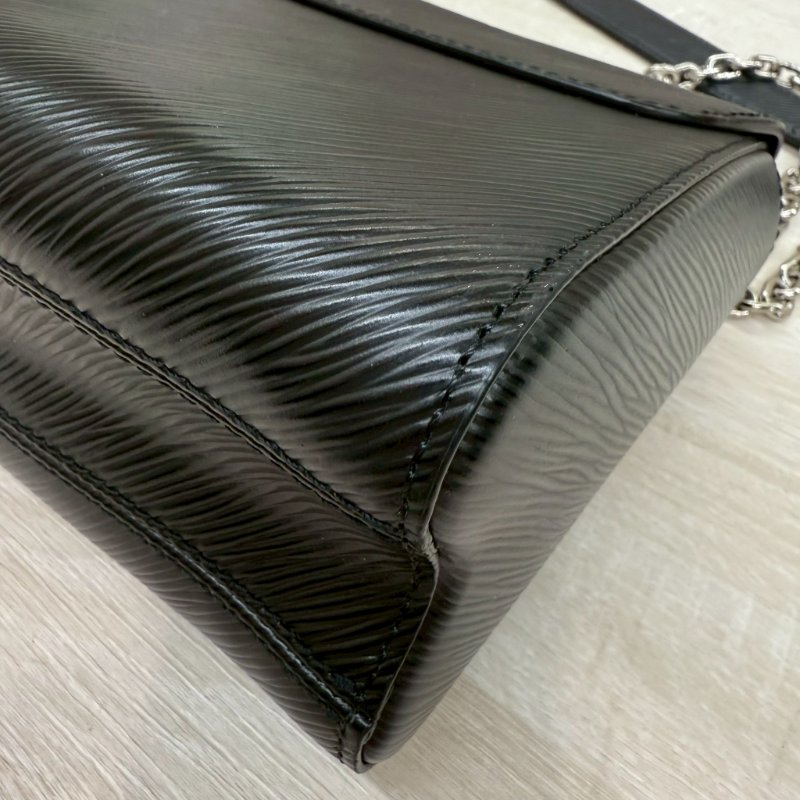 LV黑色EPI銀釦TWIST MM肩側背包M21113-11