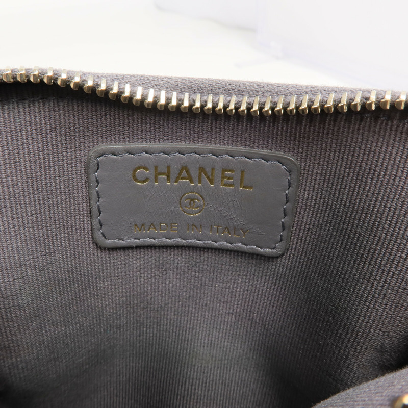 CHANEL 牛皮皮革Card Holder Matelasse金扣卡片套-13